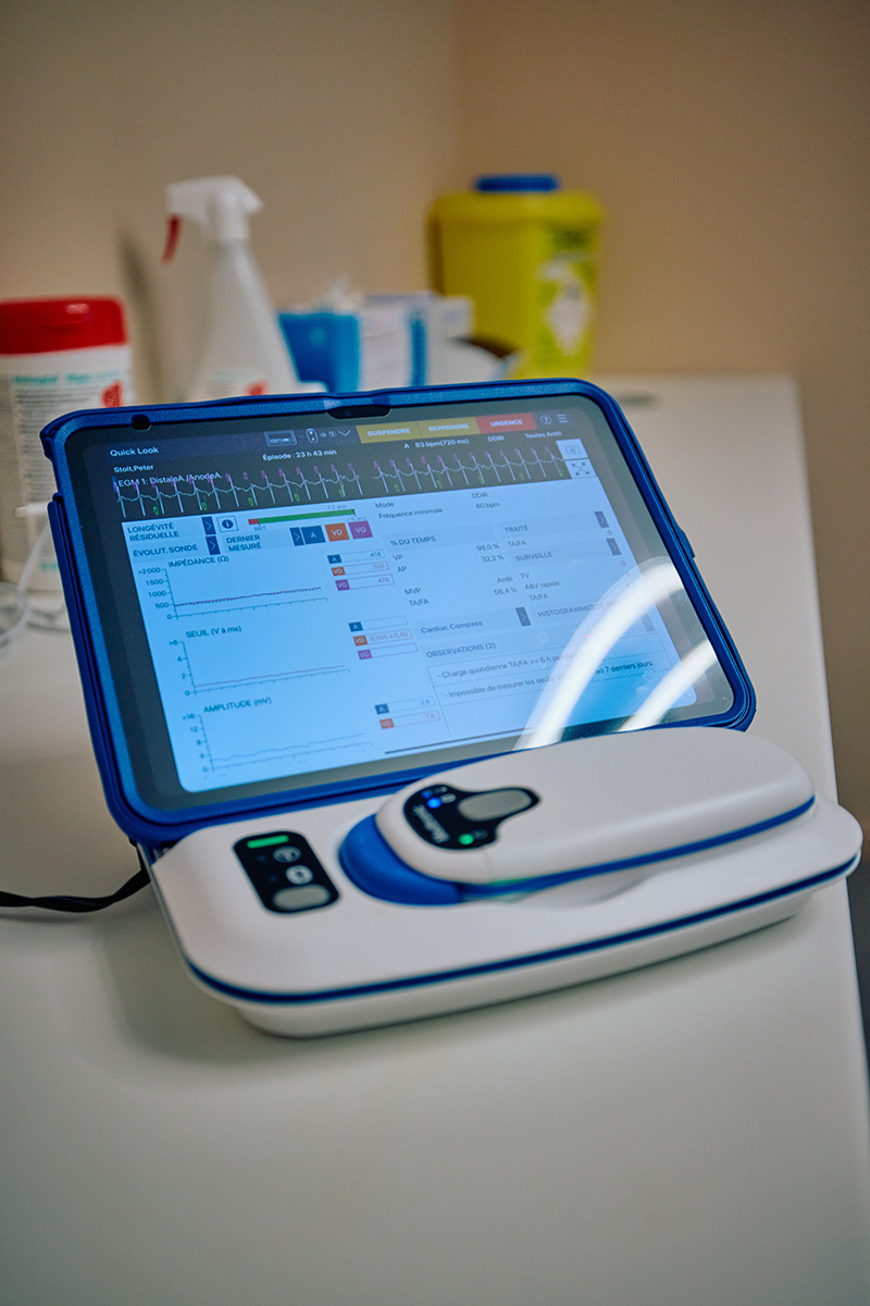 Contrôles de stimulateurs / défibrillateurs cardiaques Contrôles de stimulateurs / défibrillateurs cardiaques