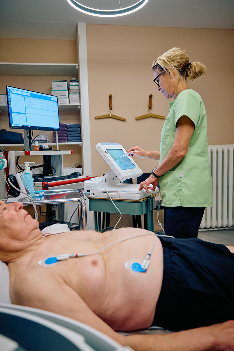 Contrôles de stimulateurs / défibrillateurs cardiaques Contrôles de stimulateurs / défibrillateurs cardiaques