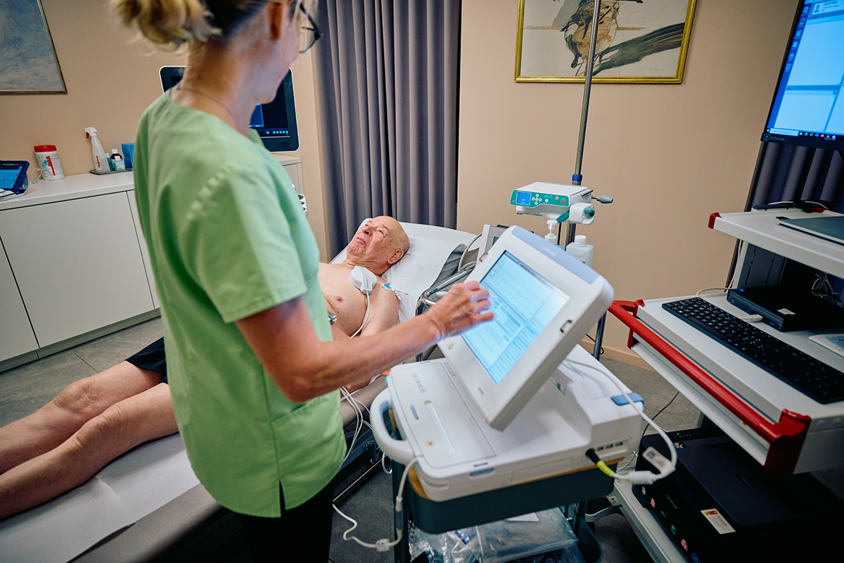 Contrôles de stimulateurs / défibrillateurs cardiaques Contrôles de stimulateurs / défibrillateurs cardiaques